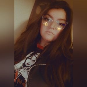 🖤Meet your Posher, Isabelle🖤